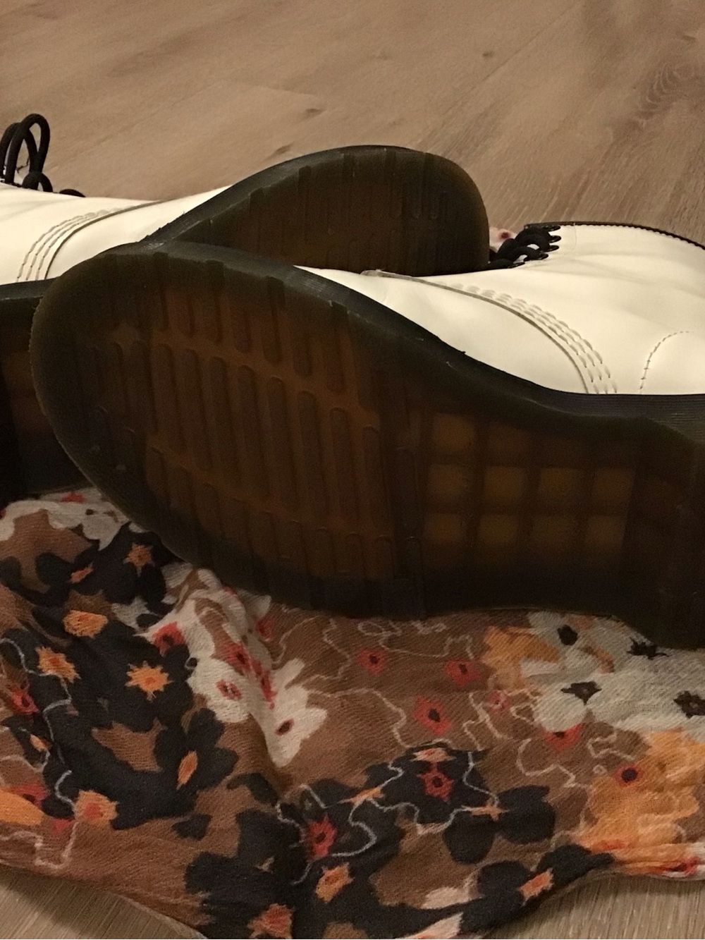 Dr. Martens 1460 White Smooth Leather Boots | Size 9 | Like New / EUC - Picture 12 of 13